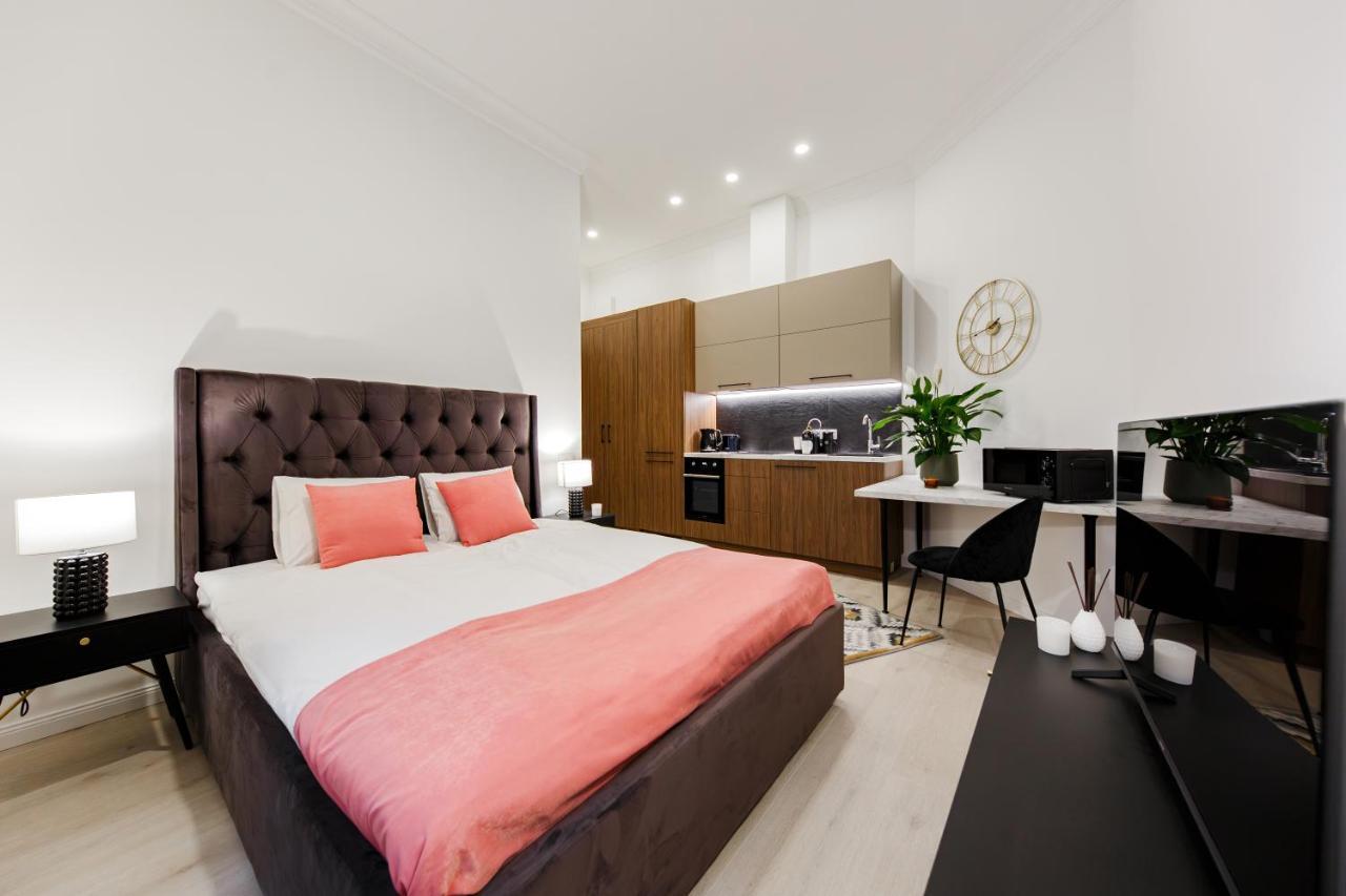 Rigaapartment Elizabetes 22 Self-Service Aparthotel Dış mekan fotoğraf